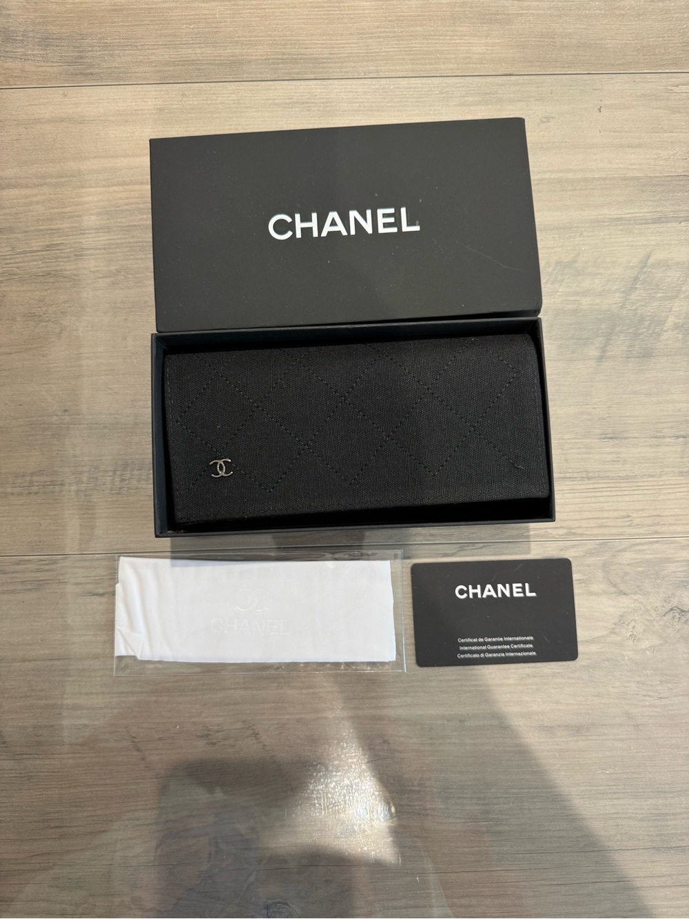 CHANEL Black Eyeglass case with CC Logo & Cleaning cloth. Box included.
